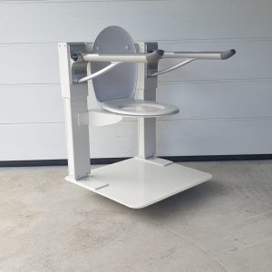 Alternative view of Scaun-lift electric pentru toalete – ATO Form Liftolet – 150 kg max - 823.347- produs folosit